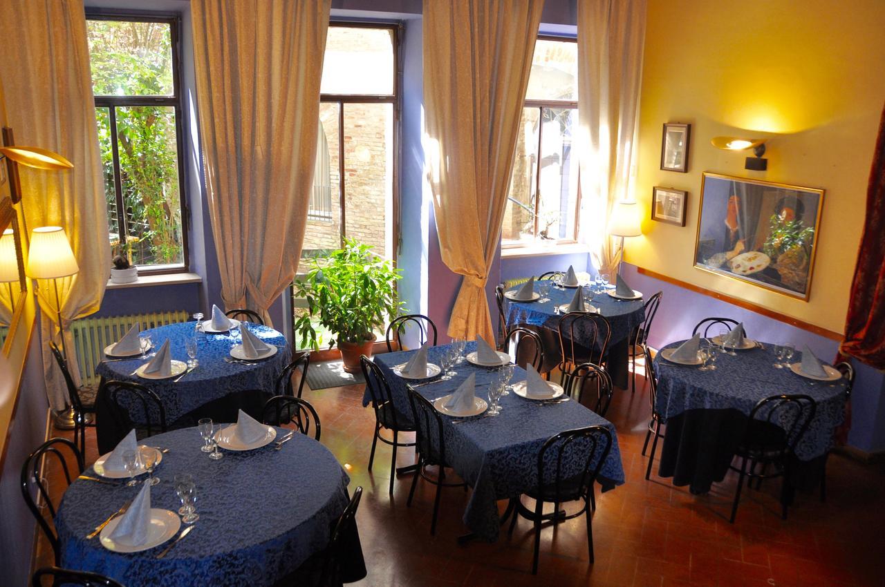 Il Cortegiano Hotell Urbino Eksteriør bilde